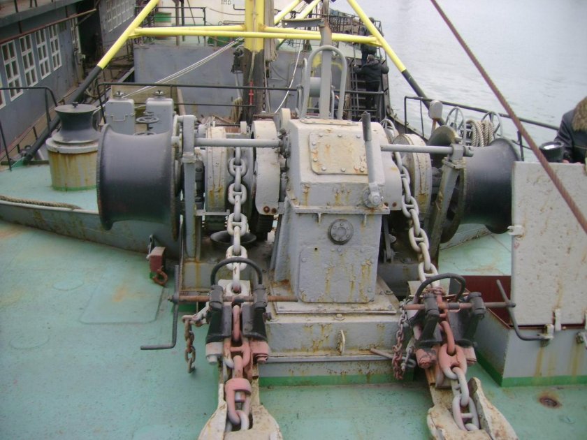 Брашпиль б4