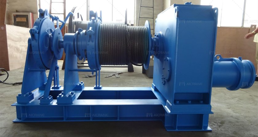 Якорно швартовная лебедка