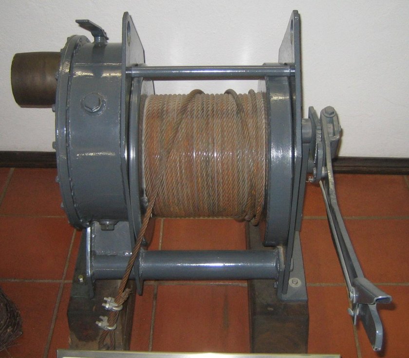 Швартовная лебедка типа Леш 6000/3500