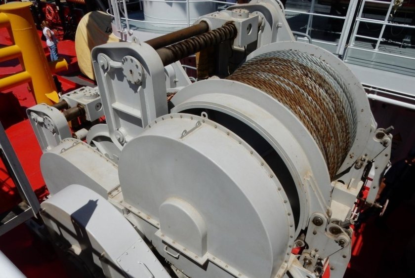 Лебедка буксирная судовая 1977