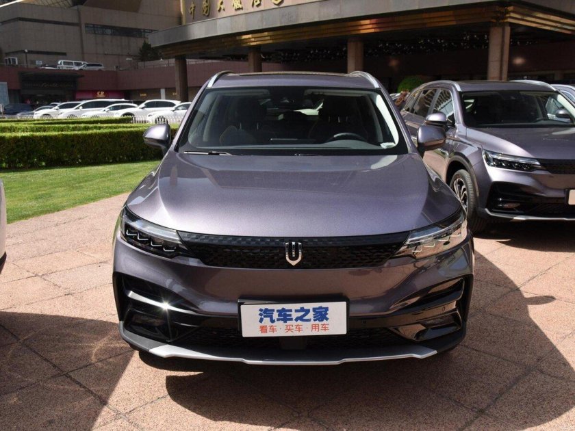 Китайский электромобиль Skywell et5