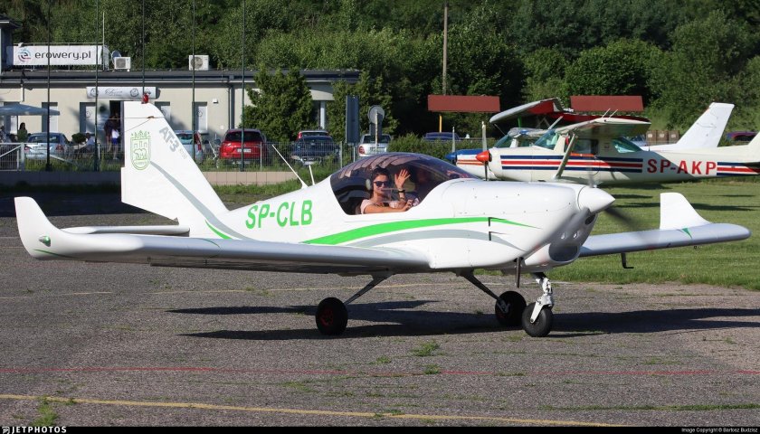 Двухместный самолет