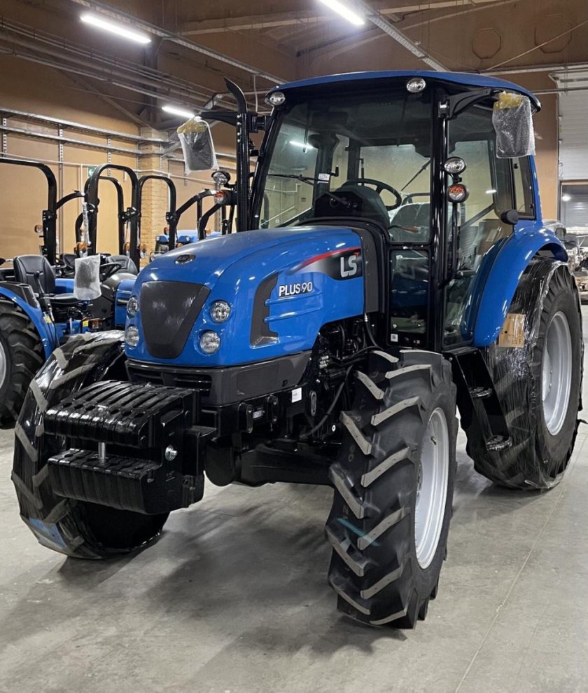 Трактор LS Plus 90