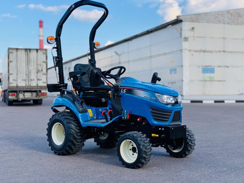 Корейский трактор лс20