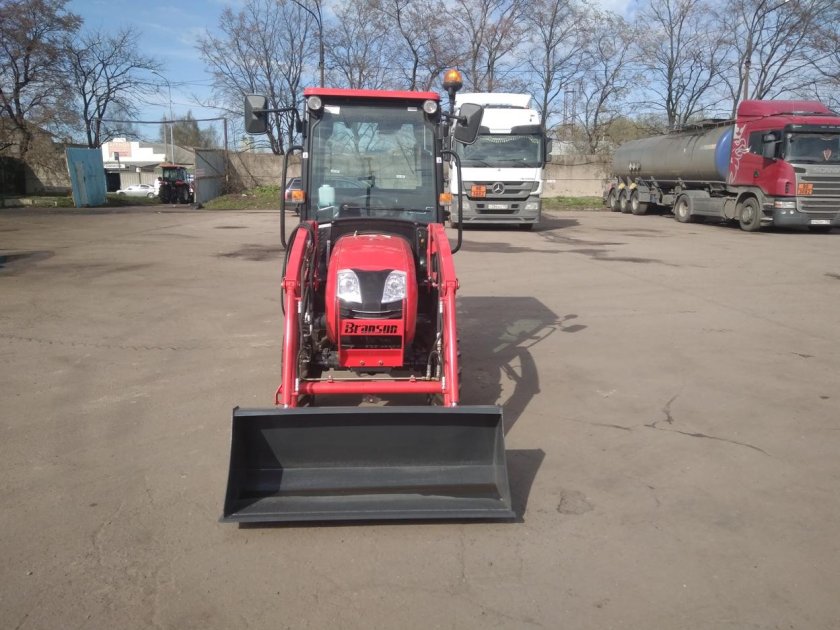 Минитрактор Брэнсон 2500