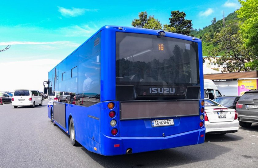 Isuzu 38 автобус