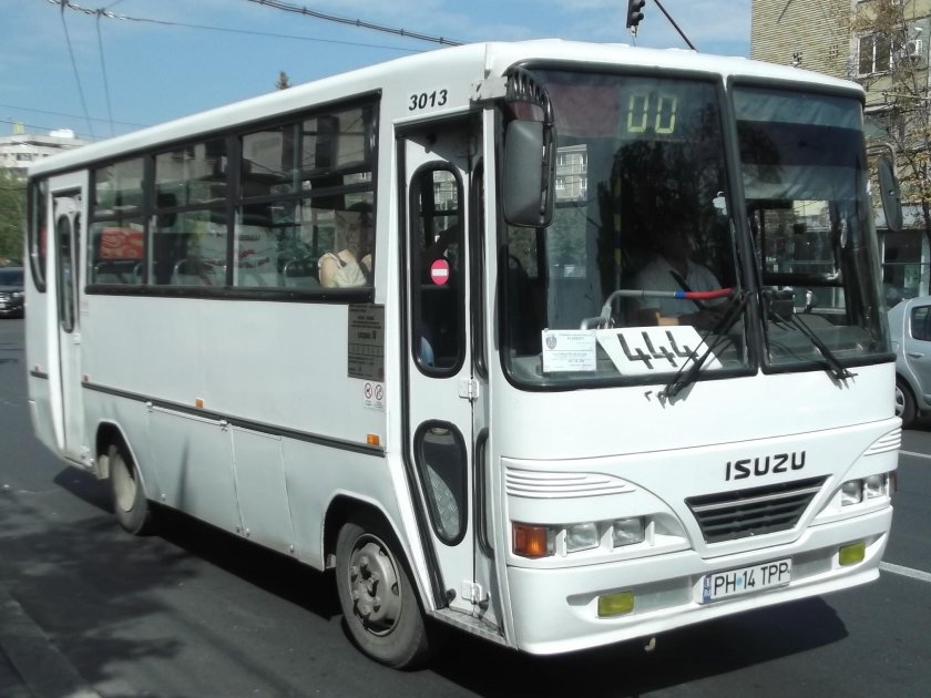 Isuzu Bus