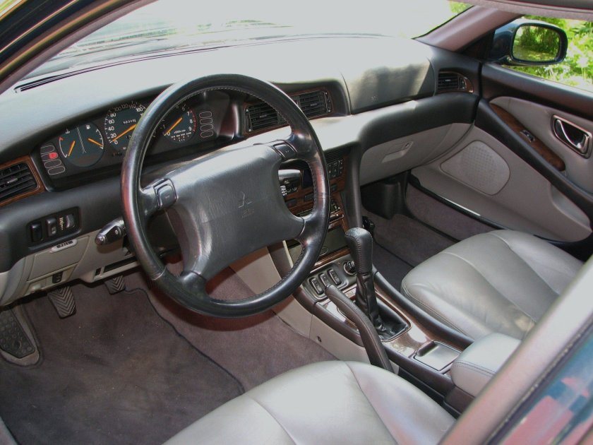 Mitsubishi Sigma салон