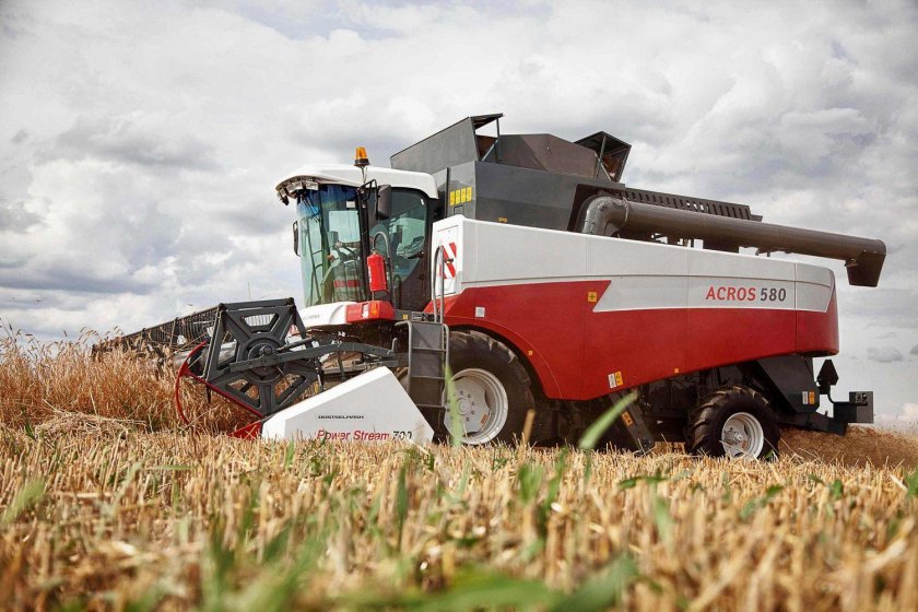 Комбайн Акрос 585