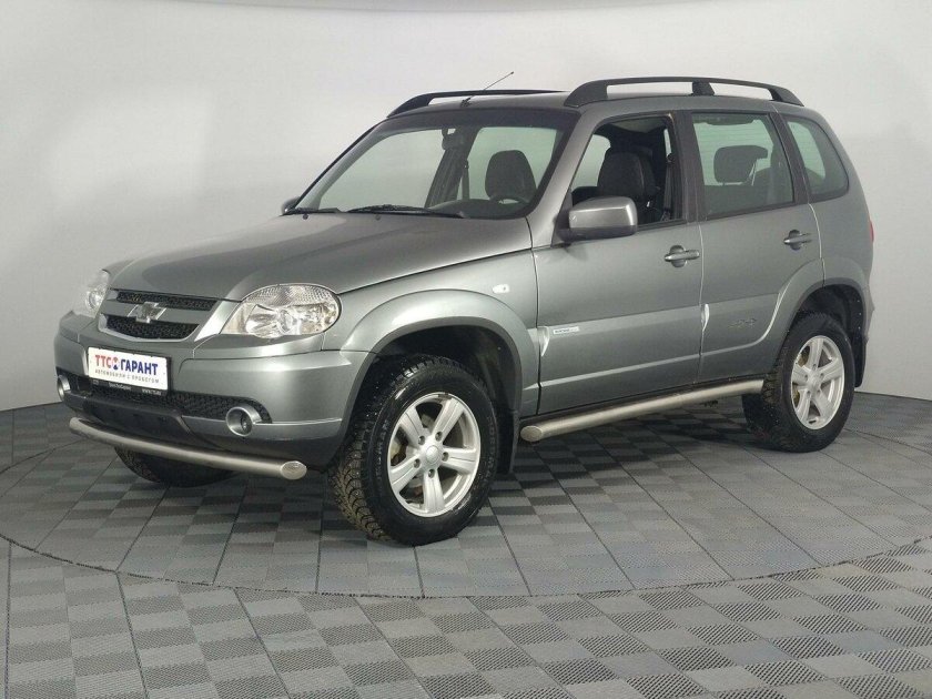 Chevrolet Niva, 2013 серый