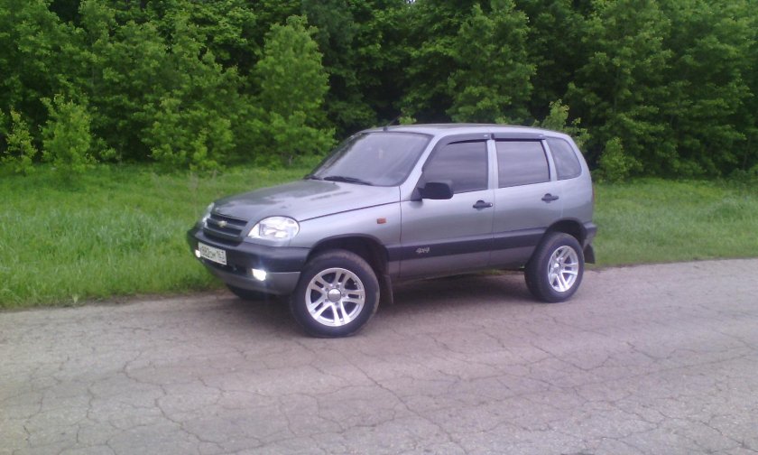 Нива Шевроле 2006 кварц