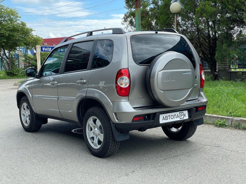 Шевроле Нива 212300