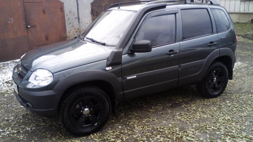 Шевроле Нива темно серый металлик кварц