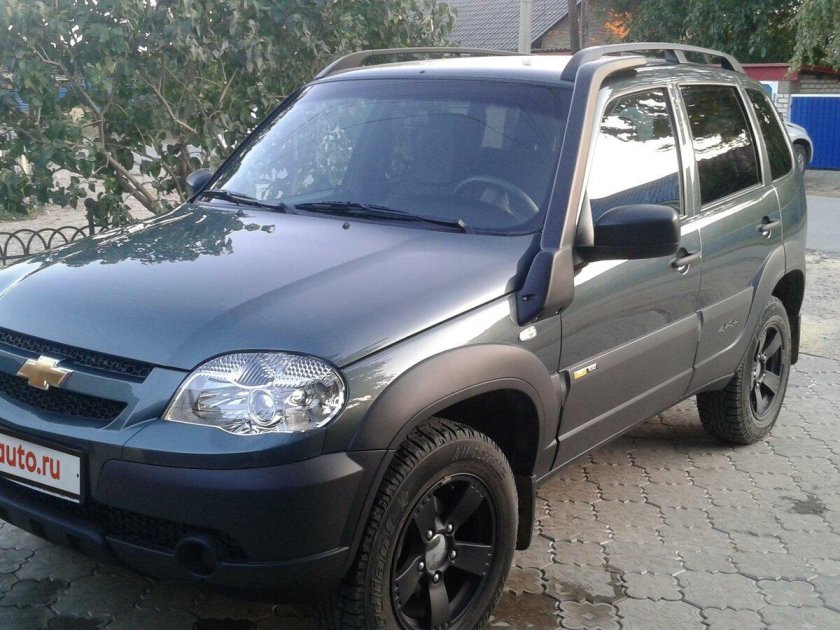Нива Шевроле серая тонированная 2008
