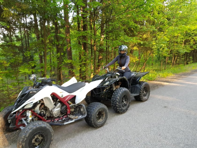 1995 Yamaha Wolverine pulling atv