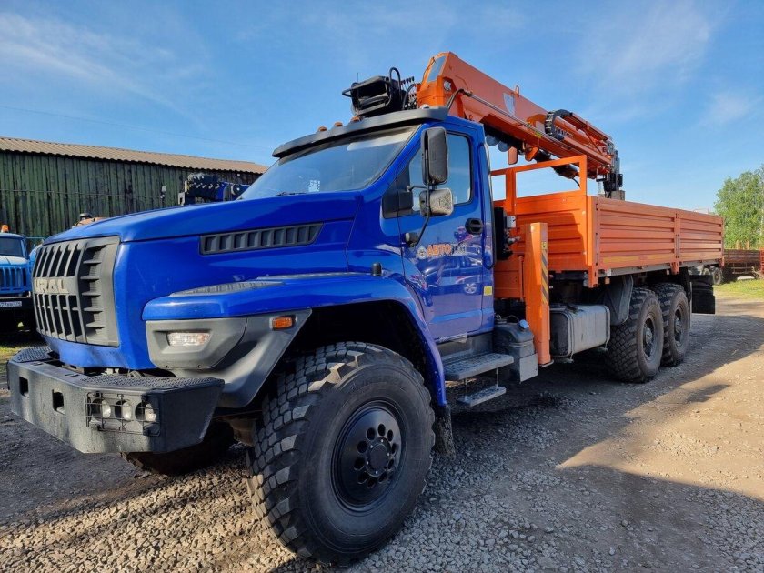 Урал некст бортовой с кму