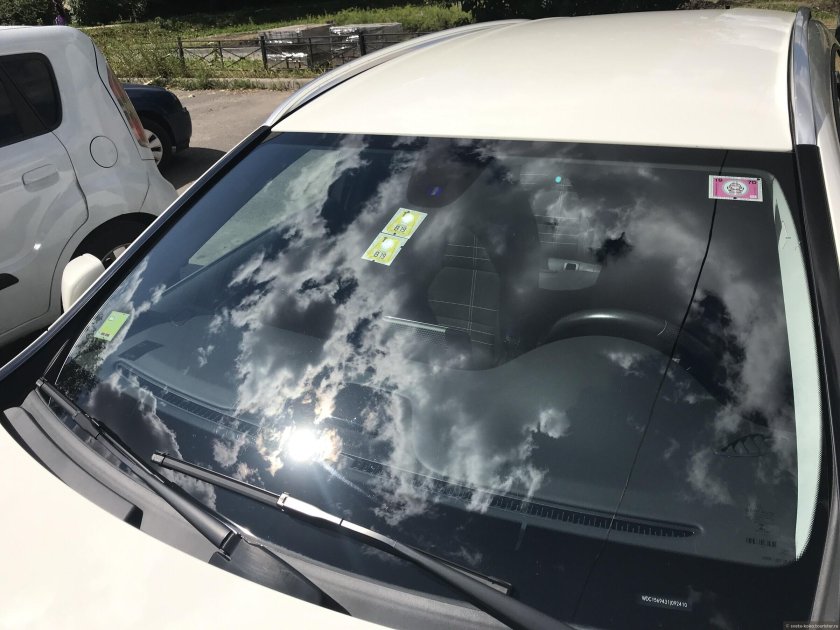 Стекло лобовое toyota