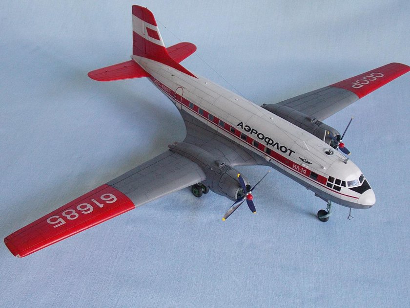 Amodel 1/72 ил-14