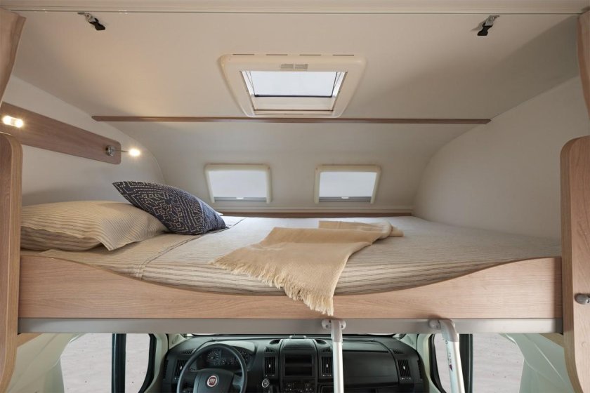 Альковный автодом Burstner a532aktive