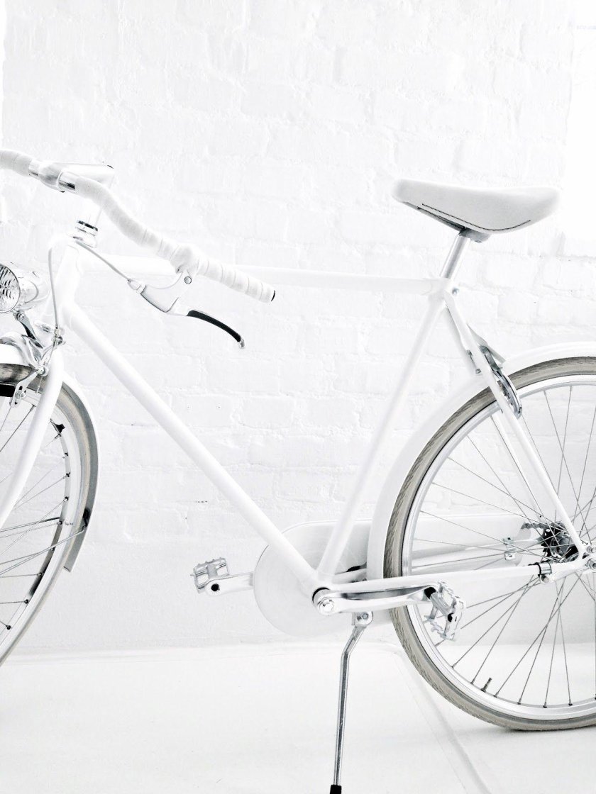 Белый велосипед