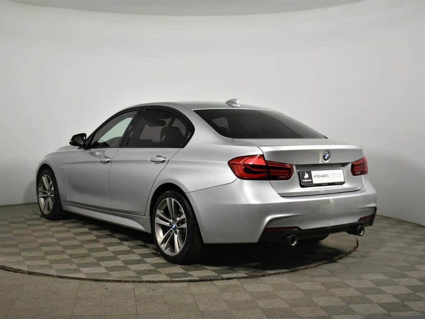 Серебристая бмв