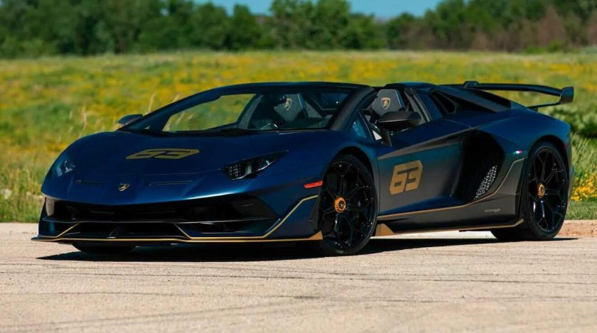 Ламборджини авентадор 2022