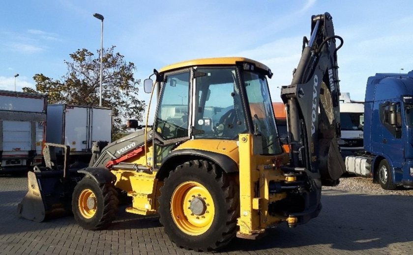 Экскаватор погрузчик volvo