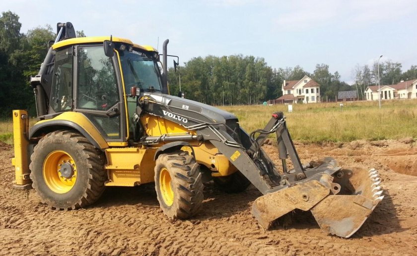 Экскаватор погрузчик Вольво bl71