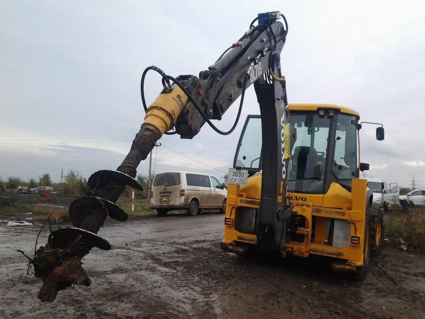 Ямобур на Volvo bl61