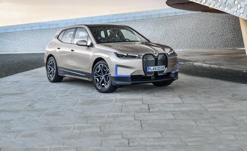 Электро кроссоверы БМВ ix1