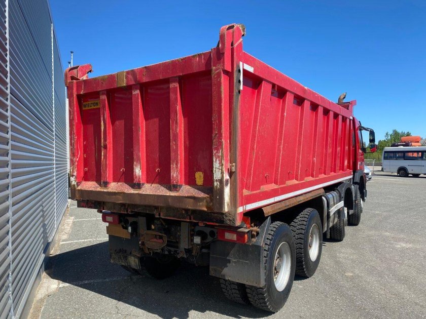 Вольво самосвал 8х4