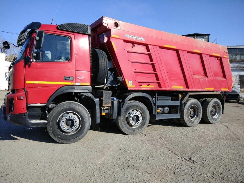 Вольво самосвал 8х4