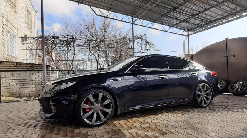 Kia Optima gt r19