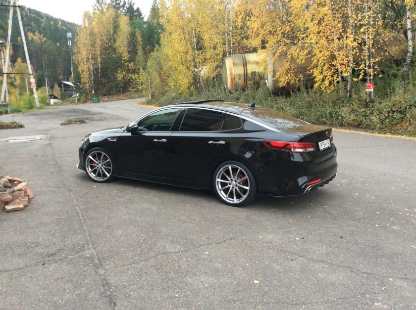 Kia optima черная