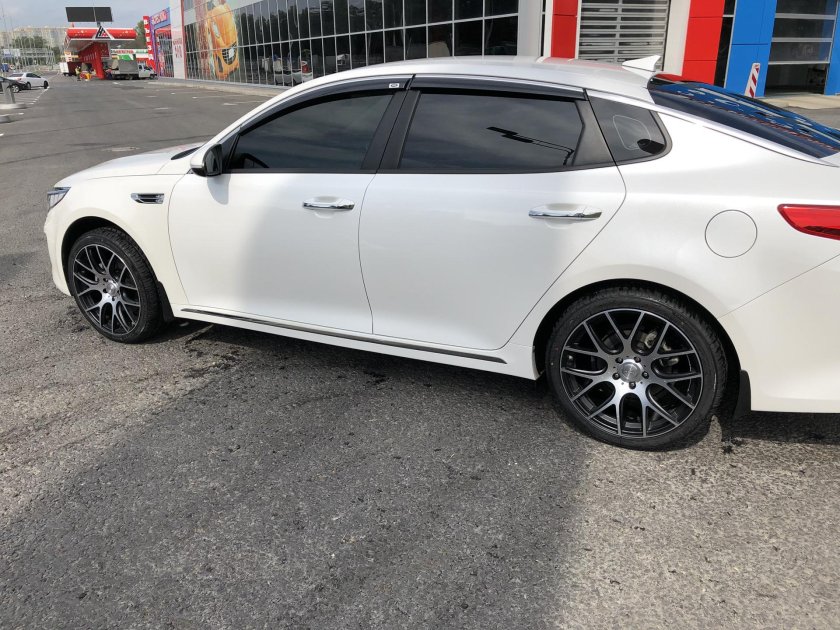 R 19 Kia Optima et35