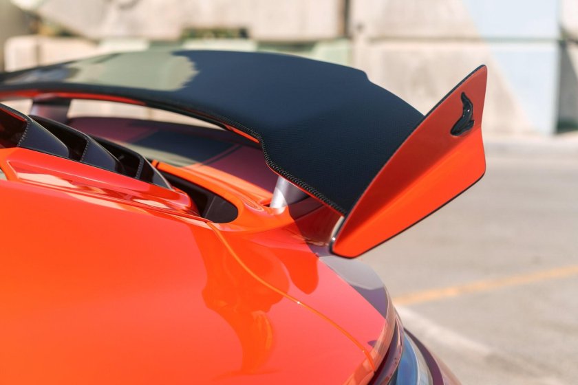 Порше 911 со спойлером