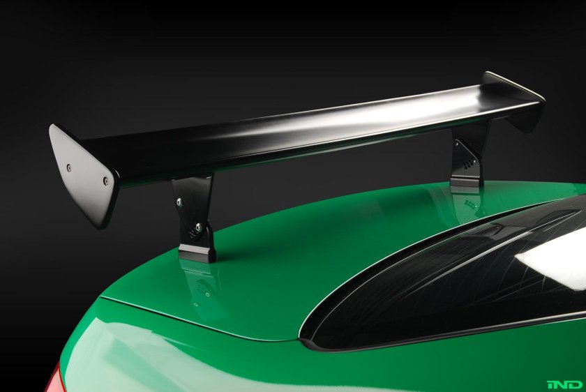 Задний спойлер