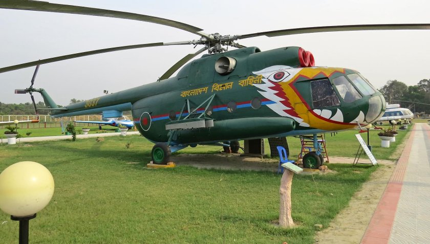 Вертолёт ми-8 из пластилина