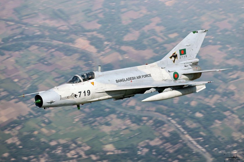 Chengdu j-7 самолет