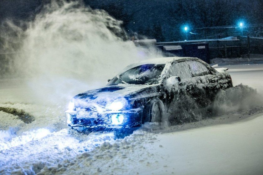 Subaru impreza wrx sti 2004 зимой