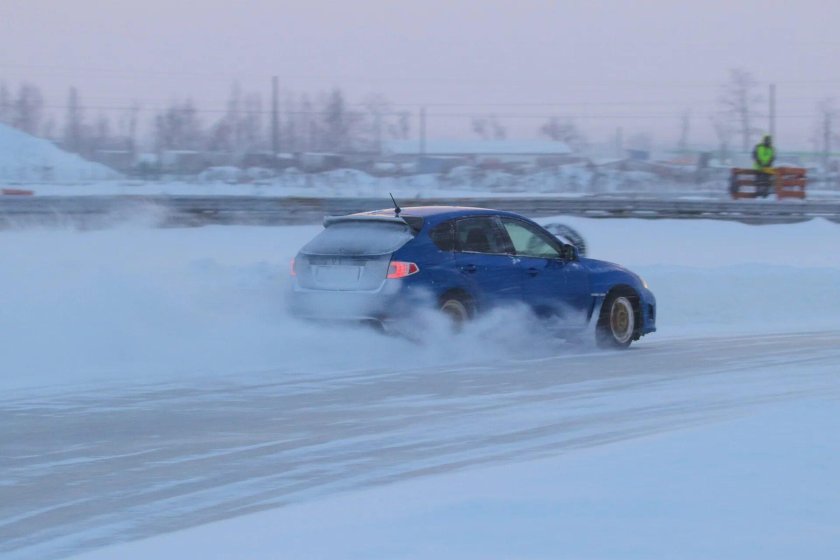 Заднеприводная Субару