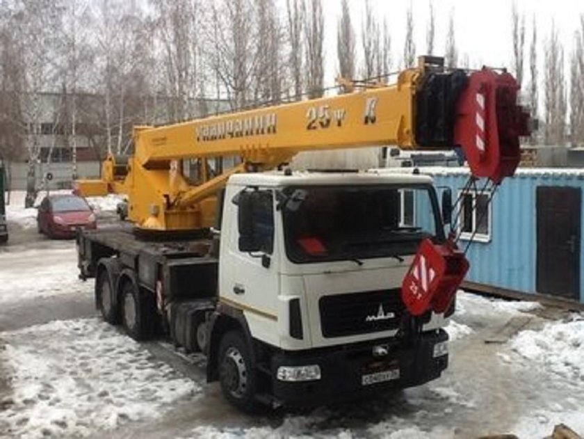Автокран Галичанин 25 тонн