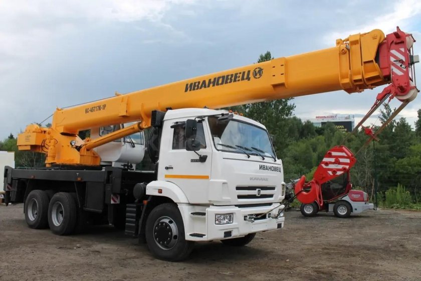 КС-45717-1 кран автомобильный
