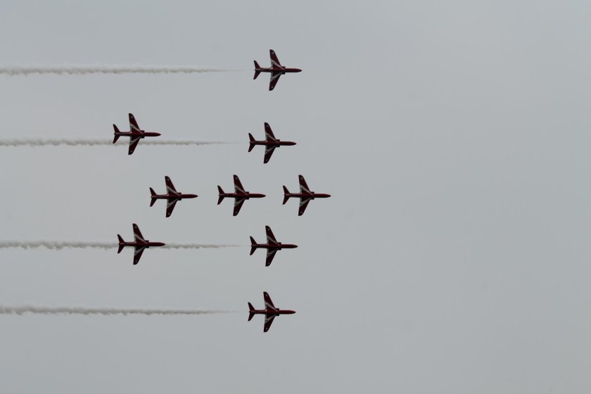 Фашистские самолеты в небе