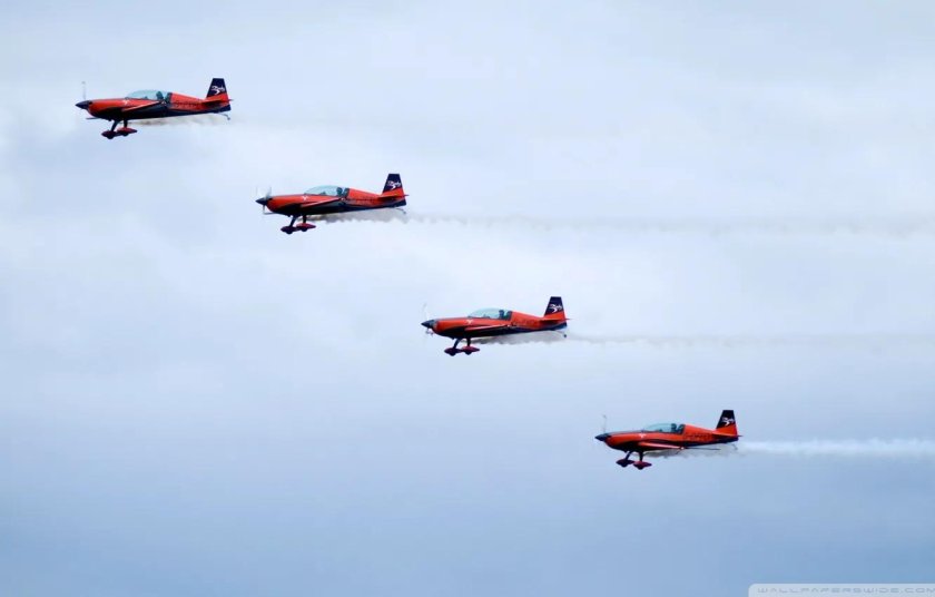 Красные самолеты