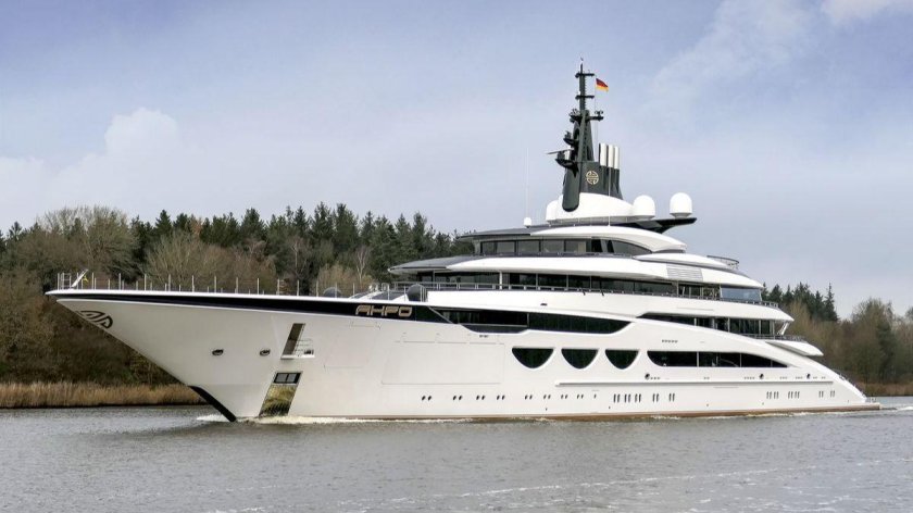 Яхта AHPO