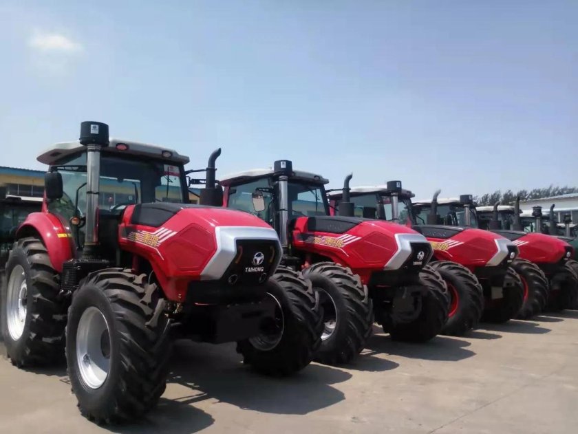 Китайский трактор yto 2204