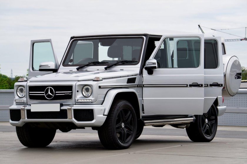 Mercedes benz g class 500
