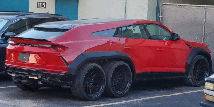 Lamborghini Urus 6x6