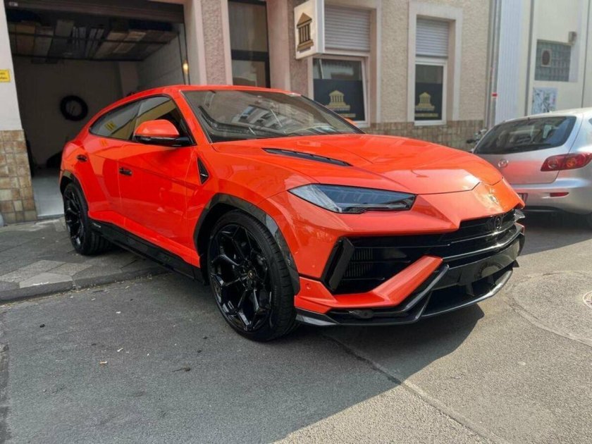 Ламборджини Урус 2023